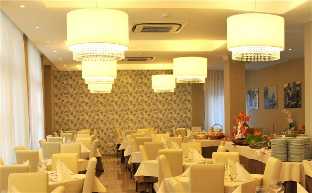 Hotel Lalla Beauty & Relax Чезенатико Экстерьер фото